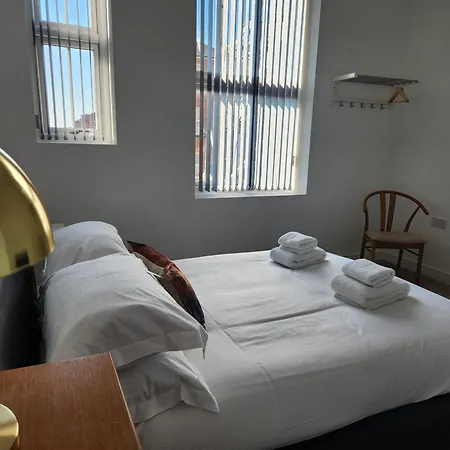 22pwt03 - 1 Bed Sleeps 4 *